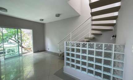 Casa comercial para alugar na Avenida Pavão, 956, Moema, São Paulo