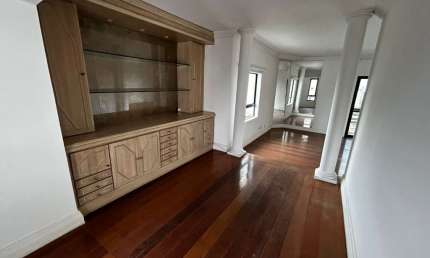Cobertura para venda em Moema com 4 quartos, sendo 2 suítes, 348m²