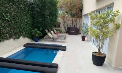 Casa no condomínio Residencial Villa D'este para locação com 5 quartos, sendo 5 suítes, 180m²
