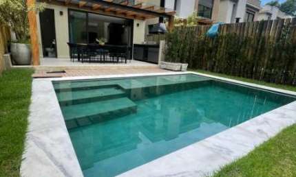 Casa no condomínio CANTO DA MATA para venda com 4 quartos, sendo 4 suítes, 220m²