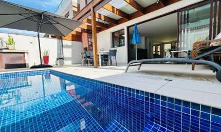 Casa no condomínio Blue Bay para locação com 5 quartos, sendo 5 suítes, 300m²