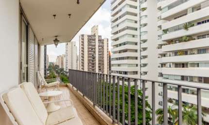 Apartamento tipo para venda com 3 quartos, sendo 1 suíte, 165m²