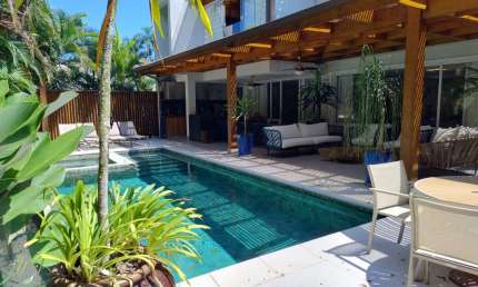 Casa no condomínio Blue Bay para locação com 5 quartos, sendo 5 suítes, 400m²