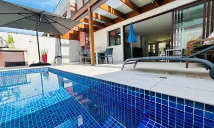 Casa no condomínio Blue Bay para locação com 5 quartos, sendo 5 suítes, 300m²