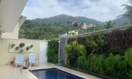 Casa no condomínio CANTO DA MATA para venda com 5 quartos, sendo 5 suítes, 300m²