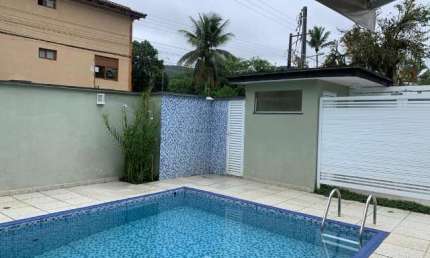 Casa em condomínio para venda e locação com 3 quartos, sendo 3 suítes, 108m²
