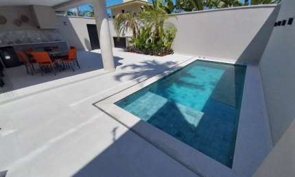 Casa em condomínio para venda com 4 quartos, sendo 4 suítes, 300m²