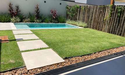 Casa no condomínio JOAO LUIZ FAUSTINO para venda com 4 quartos, sendo 4 suítes, 300m²