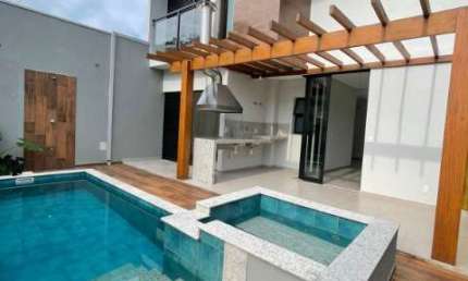 Casa no condomínio Capitólio para venda com 4 quartos, sendo 3 suítes, 220m²
