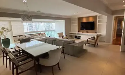 Apartamento tipo para locação em Moema com 3 quartos, sendo 1 suíte, 162m²