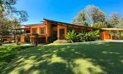 Casa no condomínio COLINAS DO MOSTEIRO DE ITAICI para venda com 5 quartos, sendo 3 suítes, 406m²