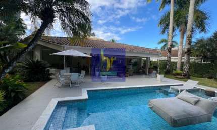 Casa no condomínio BRISAS DO UNA para venda com 4 quartos, sendo 4 suítes, 300m²