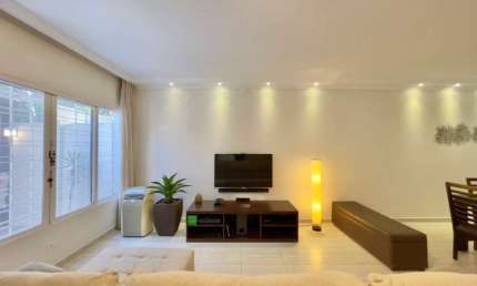 Casa tipo para venda com 3 quartos, sendo 1 suíte, 155m²