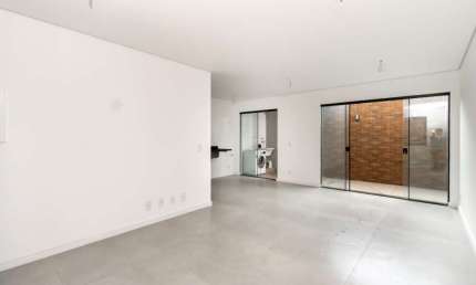 Casa no condomínio Vila Freire para venda com 3 quartos, sendo 3 suítes, 110m²