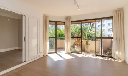 Apartamento tipo para venda em Moema com 2 quartos, sendo 2 suítes, 127m²