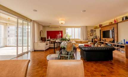 Apartamento tipo para venda com 3 quartos, sendo 3 suítes, 323m²