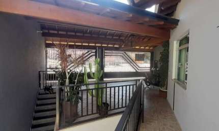 Casa de vila para venda com 4 quartos, sendo 1 suíte, 297m²