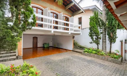 Sobrado para venda em Vila Sônia com 3 quartos, sendo 2 suítes, 303m²