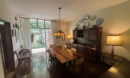 Casa tipo para venda e locação em Campo Belo com 4 quartos, sendo 2 suítes, 330m²