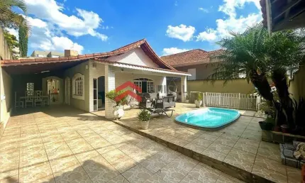 Casa com 3 quartos à venda na Rua Edéia, 15, Vila Diva, Carapicuíba por R$ 990.000