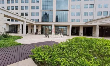 Linda sala comercial com 84 m² em andar alto e com ótima vista