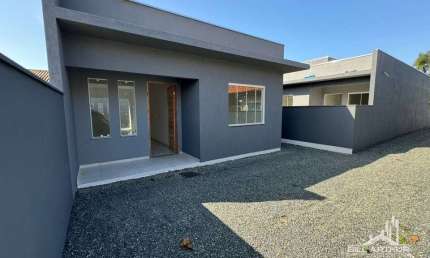 Casa na praia em uma excelente localização e com um ótimo valor.