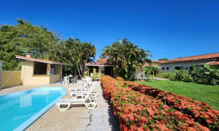 Casa de condomínio para venda tem 1200 metros quadrados com 3 quartos