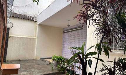 Casa com 3 quartos para alugar na Rua Palmira, Serra, Belo Horizonte