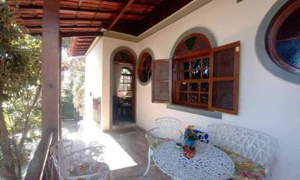 Excelente casa estilo colonial 5 quartos com 4 vagas