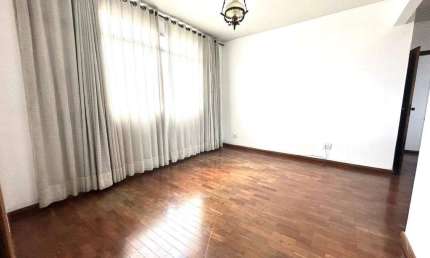 Apartamento com 3 Quartos e 3 banheiros à Venda, 110 m² por R$ 550,000