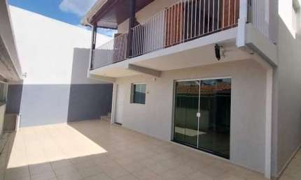 Casa  belíssima para locação com 03 dormitórios no bairro do Alvinópolis