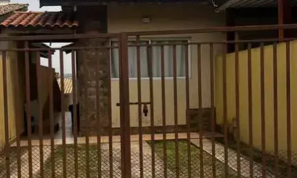 Casa térrea com 02 dormitórios no Jd São Felipe em Atibaia/SP
