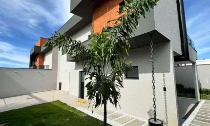 Lindo Sobrado com 03 quartos em bairro nobre de Atibaia - SP