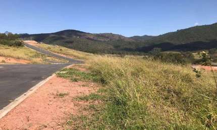 Terreno à venda no Condomínio Portal Lamis – Atibaia