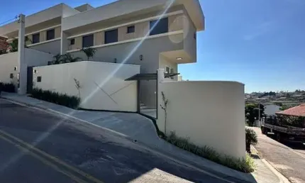 Casa à venda com 03 suítes, por R$ 760.000,00  em bairro nobre de Atibaia/SP