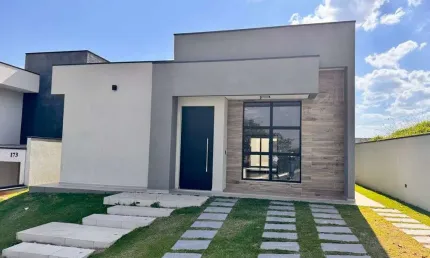 Casa térrea com 04 dormitórios em Condomínio Fechado em Bom Jesus dos Perdões/SP