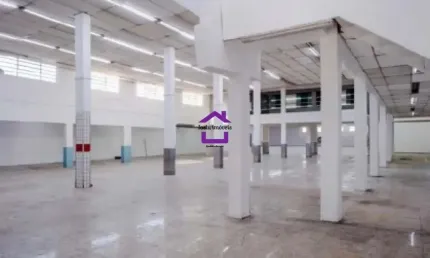 Prédio para alugar na Vila Paranaguá, São Paulo 