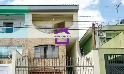 Casa (Sobrado) para Venda, 3 dorm(s), 1 suite(s), 4 vaga(s), 210 m²