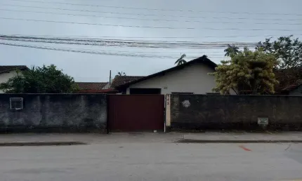 Casa com 5 quartos à venda na Rua Jundiaí, 143, Boa Vista, Joinville