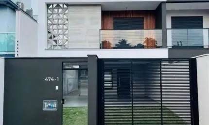 Sobrado geminado no glória com 3 quartos para venda, 174 m²