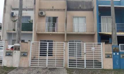 SOBRADO GEMINADO no ESPINHEIROS com 2 quartos para LOCAÇÃO, 58 m²