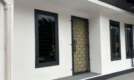 Sala comercial para alugar na Avenida Doutor Albano Schulz, 865, Centro, Joinville