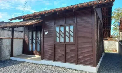 Casa no morro do meio com 2 quartos para locação, 50 m²