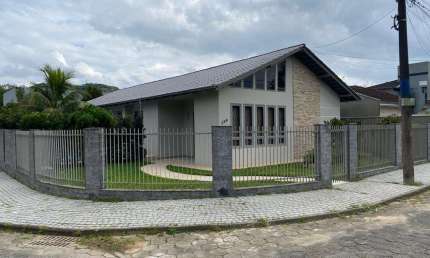 Casa com 3 quartos à venda na Rua Carlos Stiel, 256, Glória, Joinville