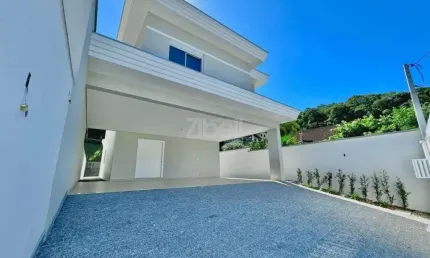 Casa com 4 quartos à venda na Rua Campo Alegre, 50, Glória, Joinville