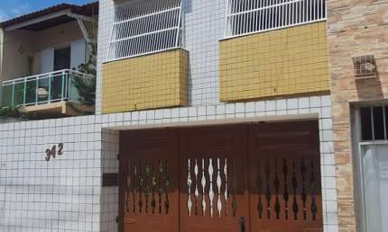 Excelente Casa Triplex no Itapery, com 04 Quartos e 04 Suites