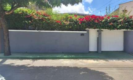 Excelente Casa Residencial no Conjunto Polar com 03 Quartos