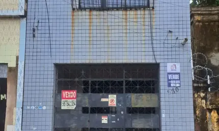 Casa Duplex Residencial a Venda com 04 Quartos no Centro