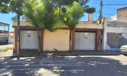 Excelente Casa Residencial no Bairro Ellery co 04 Quartos
