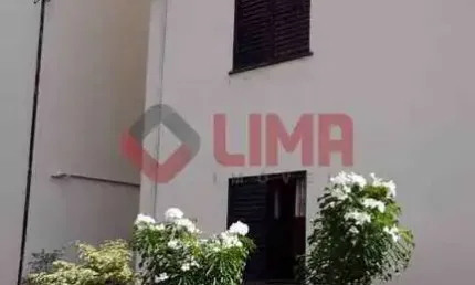 Apartamento de 02 dormitórios no Res. Camélias- Bauru/SP